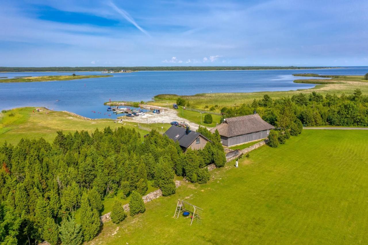 Mere Puhkemaja Kungla Exteriér fotografie